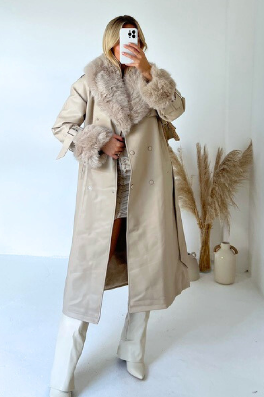Heidi beige long leather trench with faux fur collar