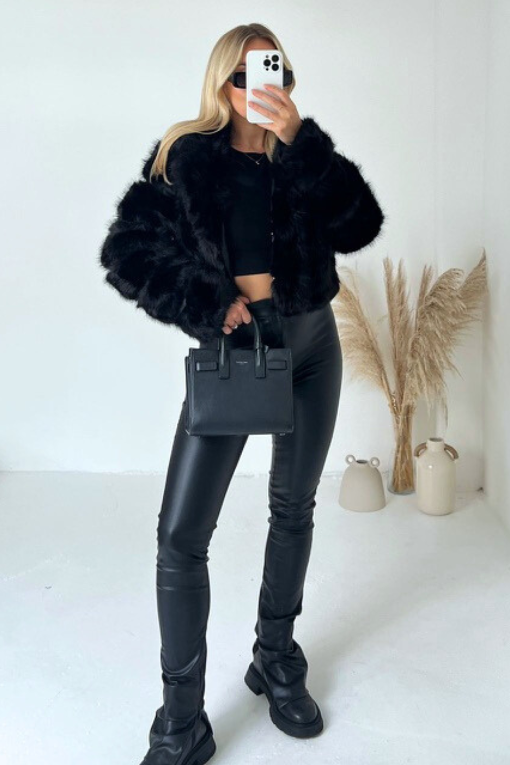 Sadie black cropped fur coat – Glamify Famous For Loungewear